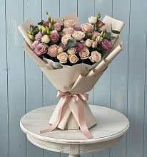 Букет цветов из:  Розы и Лизиантусы в Уляпе