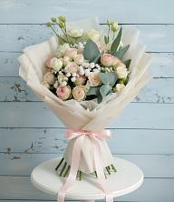 Букет цветов из:  Розы и Лизиантусы в Уляпе