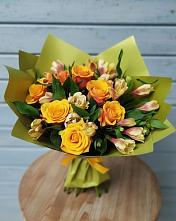Букет цветов из:  Альстромерии и Розы в Уляпе