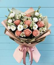 Букет цветов из:  Розы, Альстромерии и Лизиантусы в Уляпе