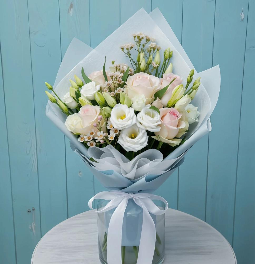 Букет цветов из: Розы и Лизиантусы в Уляпе