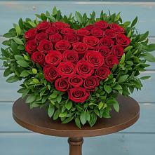 Цветочная композиция из Розы в виде сердца в Уляпе