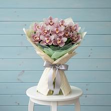 Букет цветов из:  Орхидеи и Розы в Уляпе