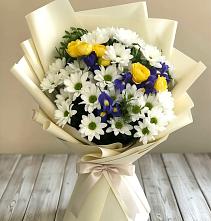 Букет цветов из:  Ирисы, Хризантемы и Розы #REPLACE_PRED# Уляпе