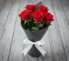 Букет 5 Красных роз Эдлесс Лав в Уляпе