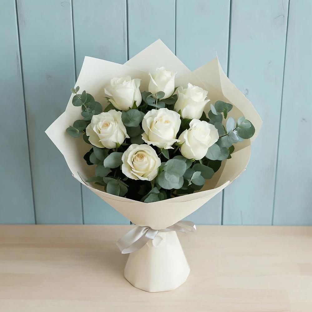Букет Белые розы в Эвкалипте в Уляпе