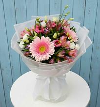 Букет цветов из:  Герберы, Альстромерии и Лизиантусы в Уляпе